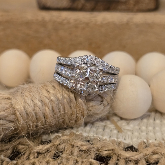 Diamond Ring Set - Picture 4 of 12